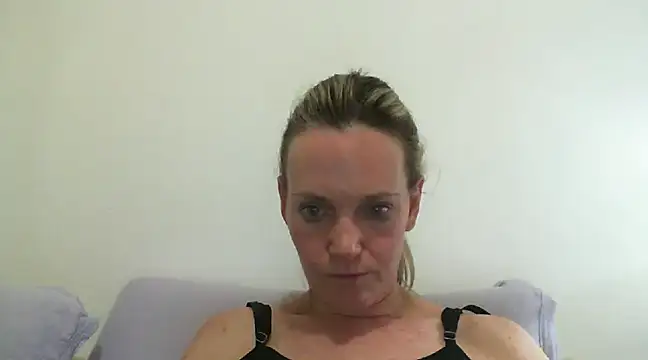 Annylove1 online show from January 26, 2025, 12:58 am