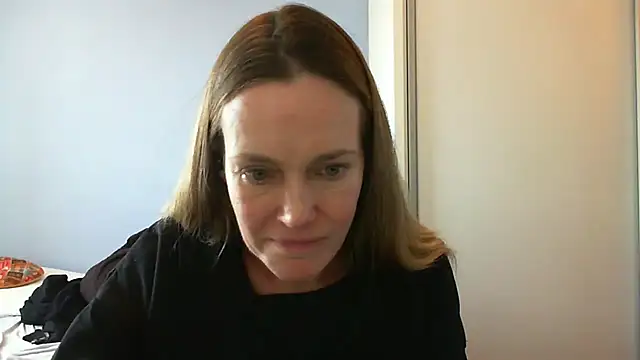 Snapshot of Annylove1 chatting on September 29, 2025, 4:01 pm Annylove1 online show from September 29, 2025, 4:01 pm