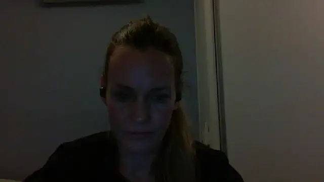 Snapshot of Annylove1 chatting on October 9, 2025, 10:52 pm Annylove1 online show from October 9, 2025, 10:52 pm