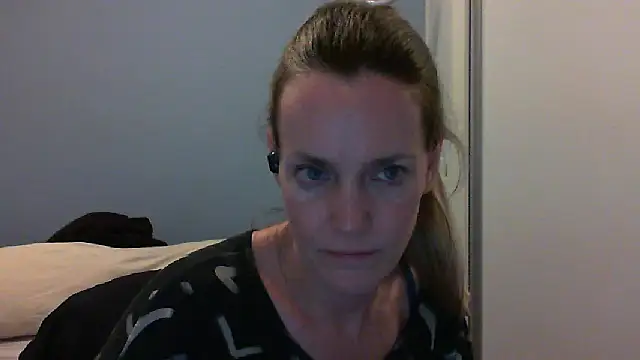 Snapshot of Annylove1 chatting on October 29, 2025, 12:24 am Annylove1 online show from October 29, 2025, 12:24 am