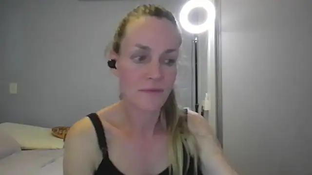 Annylove1 online show from December 17, 2025, 12:16 am