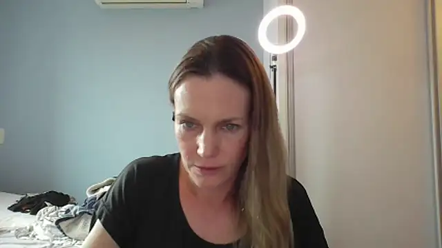 Annylove1 online show from December 19, 2025, 4:14 pm