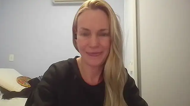 Annylove1 online show from June 9, 2026, 12:44 am