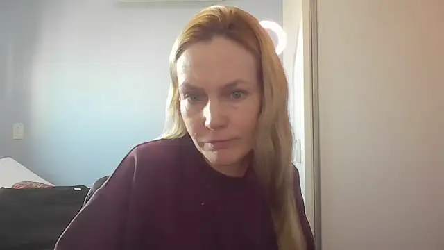 Annylove1 online show from June 17, 2026, 12:40 pm