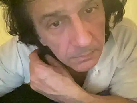 Snapshot of ALPHANDRE chatting on March 9, 2025, 5:39 pm ALPHANDRE online show from March 9, 2025, 5:39 pm