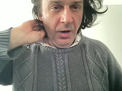 Snapshot of ALPHANDRE chatting on March 11, 2025, 6:00 am ALPHANDRE online show from March 11, 2025, 6:00 am