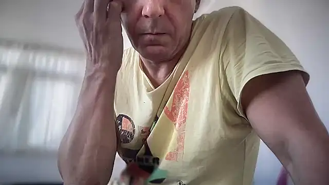 Snapshot of ALPHANDRE chatting on October 6, 2025, 7:28 am ALPHANDRE online show from October 6, 2025, 7:28 am