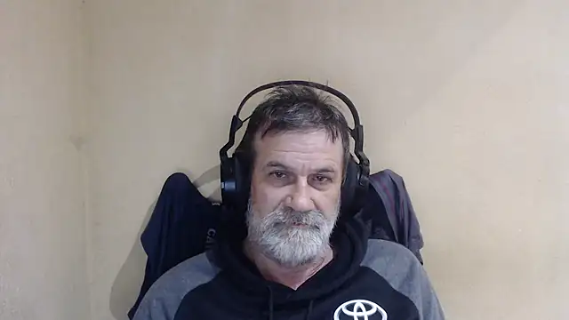 Snapshot of AlexNudo chatting on October 4, 2025, 7:06 am AlexNudo online show from October 4, 2025, 7:06 am