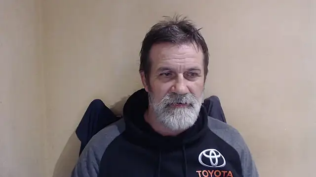 Snapshot of AlexNudo chatting on October 15, 2025, 9:20 am AlexNudo online show from October 15, 2025, 9:20 am