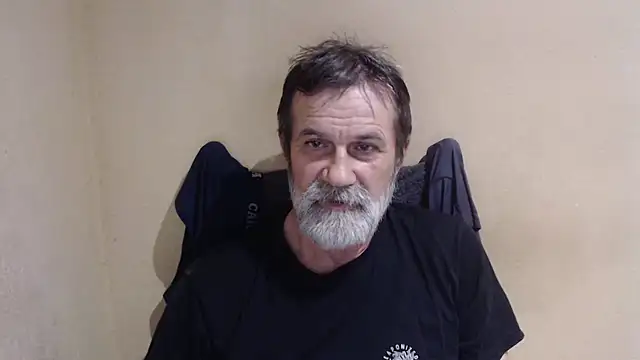 Snapshot of AlexNudo chatting on October 18, 2025, 8:04 am AlexNudo online show from October 18, 2025, 8:04 am