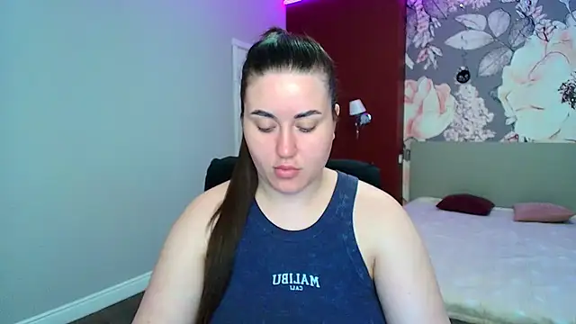 Roxie Bradley online show from May 1, 2026, 5:56 am