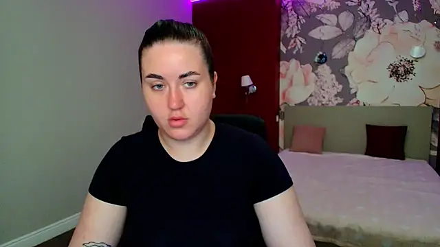 Roxie Bradley online show from May 9, 2026, 5:45 am