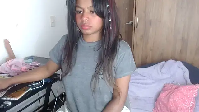 charlott7 online show from December 15, 2024, 10:04 pm