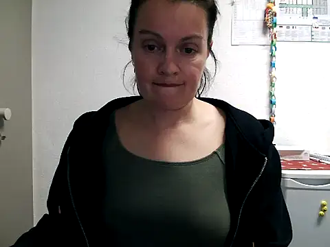 LoveNBloom online show from March 19, 2025, 6:55 pm