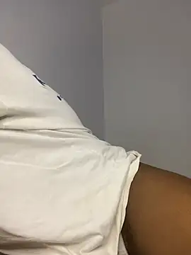  yisela  online show from February 17, 2026, 12:18 am