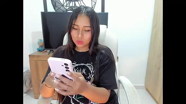 Snapshot of Ciara8 chatting on June 22, 2026, 11:57 pm Ciara8 online show from June 22, 2026, 11:57 pm