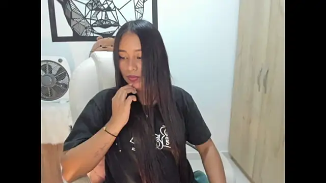 Snapshot of Ciara8 chatting on July 2, 2026, 5:35 am Ciara8 online show from July 2, 2026, 5:35 am