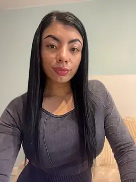 Miaparkerss  online show from May 8, 2026, 10:15 pm