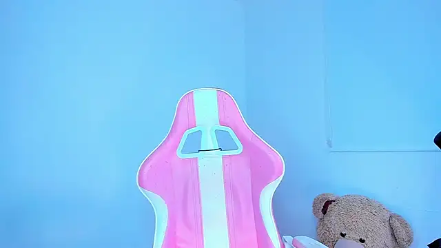 Snapshot of Ariana_f chatting on March 7, 2026, 10:18 pm Ariana f online show from March 7, 2026, 10:18 pm