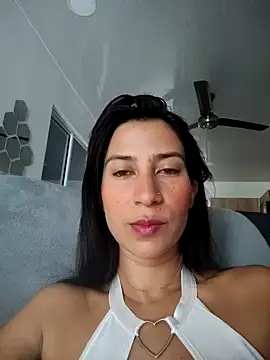 lady-rosse online show from December 6, 2024, 1:44 pm