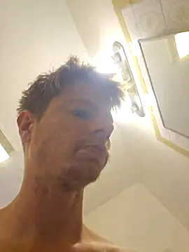 Snapshot of MikesR71 chatting on November 18, 2025, 4:44 pm MikesR71 online show from November 18, 2025, 4:44 pm