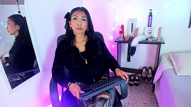 Snapshot of Tracy_lambo chatting on October 13, 2025, 1:22 pm Tracy lambo online show from October 13, 2025, 1:22 pm