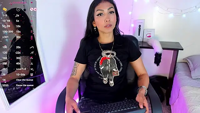 Snapshot of Tracy_lambo chatting on October 29, 2025, 10:44 pm Tracy lambo online show from October 29, 2025, 10:44 pm