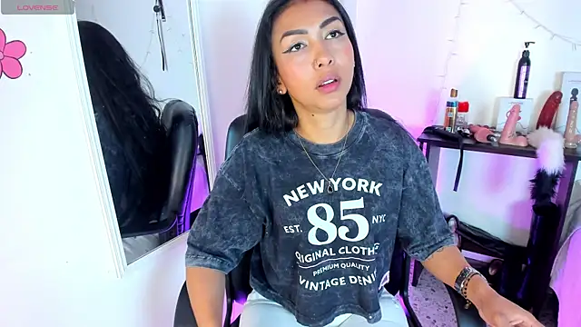 Tracy lambo online show from December 19, 2025, 10:28 pm