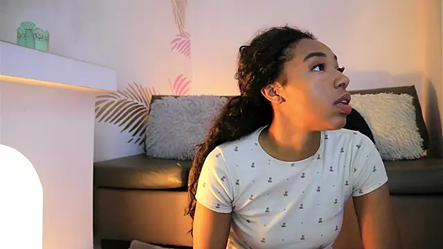 Snapshot of Valeriestyle chatting on April 13, 2026, 3:56 am Valeriestyle online show from April 13, 2026, 3:56 am