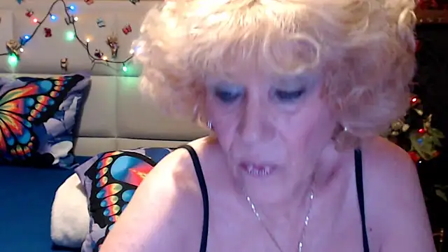 HappyWomanOn online show from May 4, 2026, 8:32 am