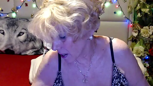 Snapshot of HappyWomanOn chatting on May 28, 2026, 7:22 pm HappyWomanOn online show from May 28, 2026, 7:22 pm