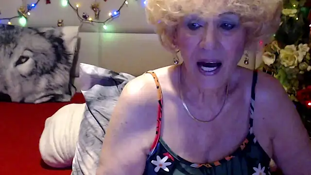 Snapshot of HappyWomanOn chatting on May 31, 2026, 9:27 am HappyWomanOn online show from May 31, 2026, 9:27 am