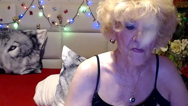 Snapshot of HappyWomanOn chatting on June 2, 2026, 9:22 am HappyWomanOn online show from June 2, 2026, 9:22 am