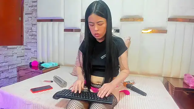 ArianaSmith69 online show from February 12, 2025, 5:48 pm