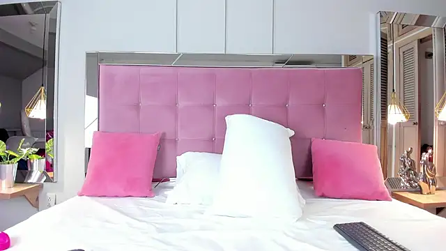 Snapshot of Ahincale chatting on October 18, 2025, 7:47 pm Ahincale online show from October 18, 2025, 7:47 pm