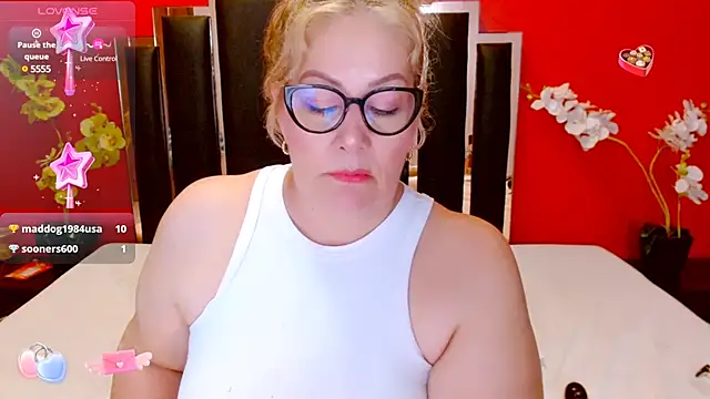 Snapshot of Nayla_Garner chatting on February 4, 2025, 8:06 pm Nayla Garner online show from February 4, 2025, 8:06 pm