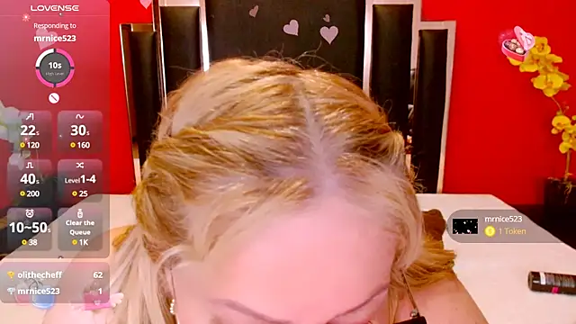 Snapshot of Nayla_Garner chatting on March 3, 2025, 8:43 pm Nayla Garner online show from March 3, 2025, 8:43 pm