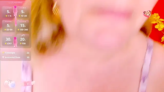 Snapshot of Nayla_Garner chatting on March 17, 2025, 10:17 pm Nayla Garner online show from March 17, 2025, 10:17 pm