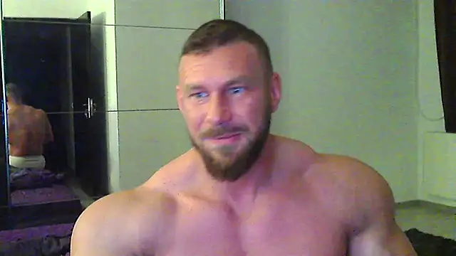 muscularkevin online show from April 30, 2026, 3:24 am
