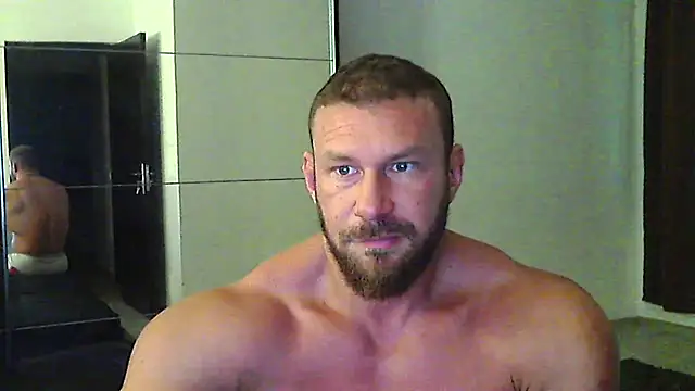 Snapshot of muscularkevin chatting on August 4, 2026, 3:21 am muscularkevin online show from August 4, 2026, 3:21 am