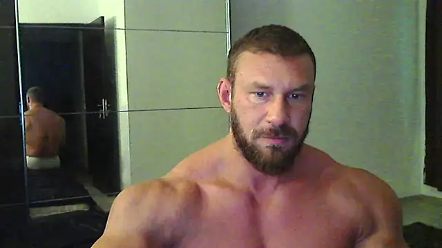Snapshot of muscularkevin chatting on August 6, 2026, 3:30 am muscularkevin online show from August 6, 2026, 3:30 am