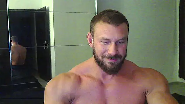 Snapshot of muscularkevin chatting on August 6, 2026, 6:10 pm muscularkevin online show from August 6, 2026, 6:10 pm