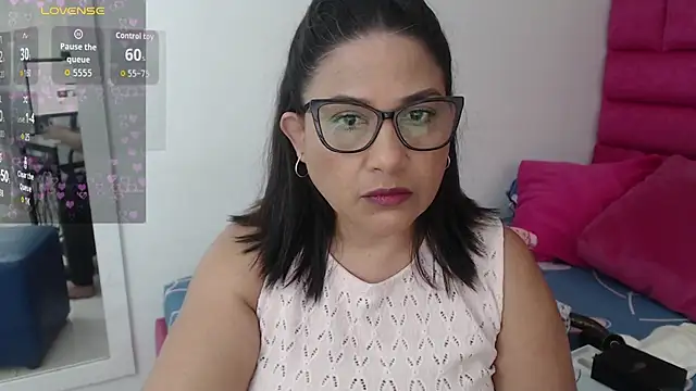 Katha Marck online show from May 5, 2026, 12:35 pm