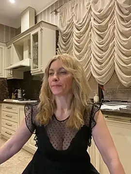 Snapshot of Amazoniiaa chatting on March 8, 2025, 6:58 pm Amazoniiaa online show from March 8, 2025, 6:58 pm