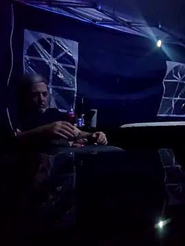 Hotredheadandtoungelasher online show from March 8, 2025, 10:24 pm