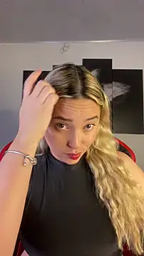 Irisweet  online show from December 14, 2025, 3:17 pm