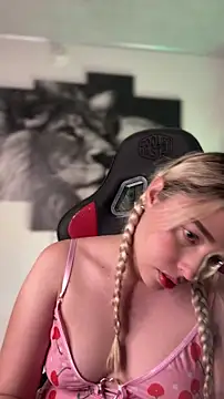 Irisweet  online show from February 6, 2026, 10:24 pm