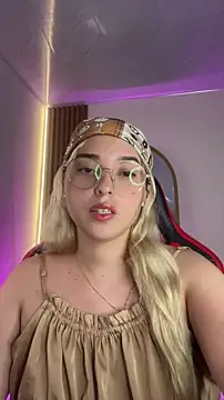 Snapshot of Irisweet_ chatting on May 29, 2026, 6:11 am Irisweet online show from May 29, 2026, 6:11 am