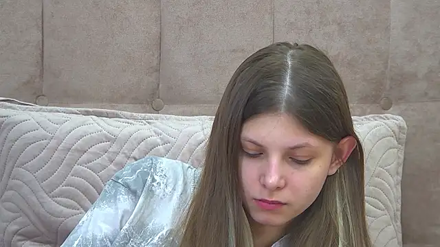 AudreyBarlow online show from March 21, 2026, 11:48 am