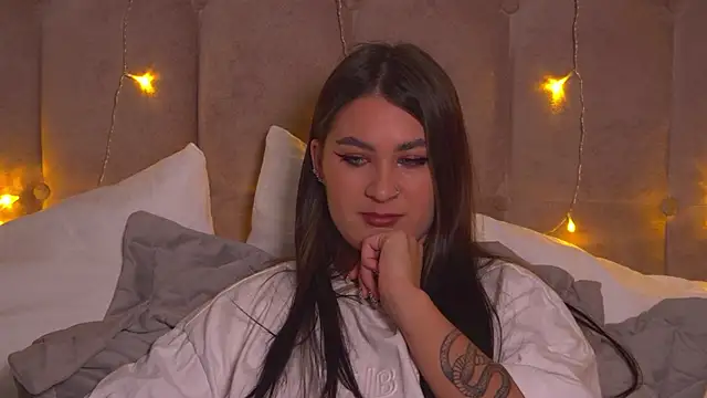 Snapshot of RachelSimpson chatting on December 9, 2024, 12:34 am RachelSimpson online show from December 9, 2024, 12:34 am